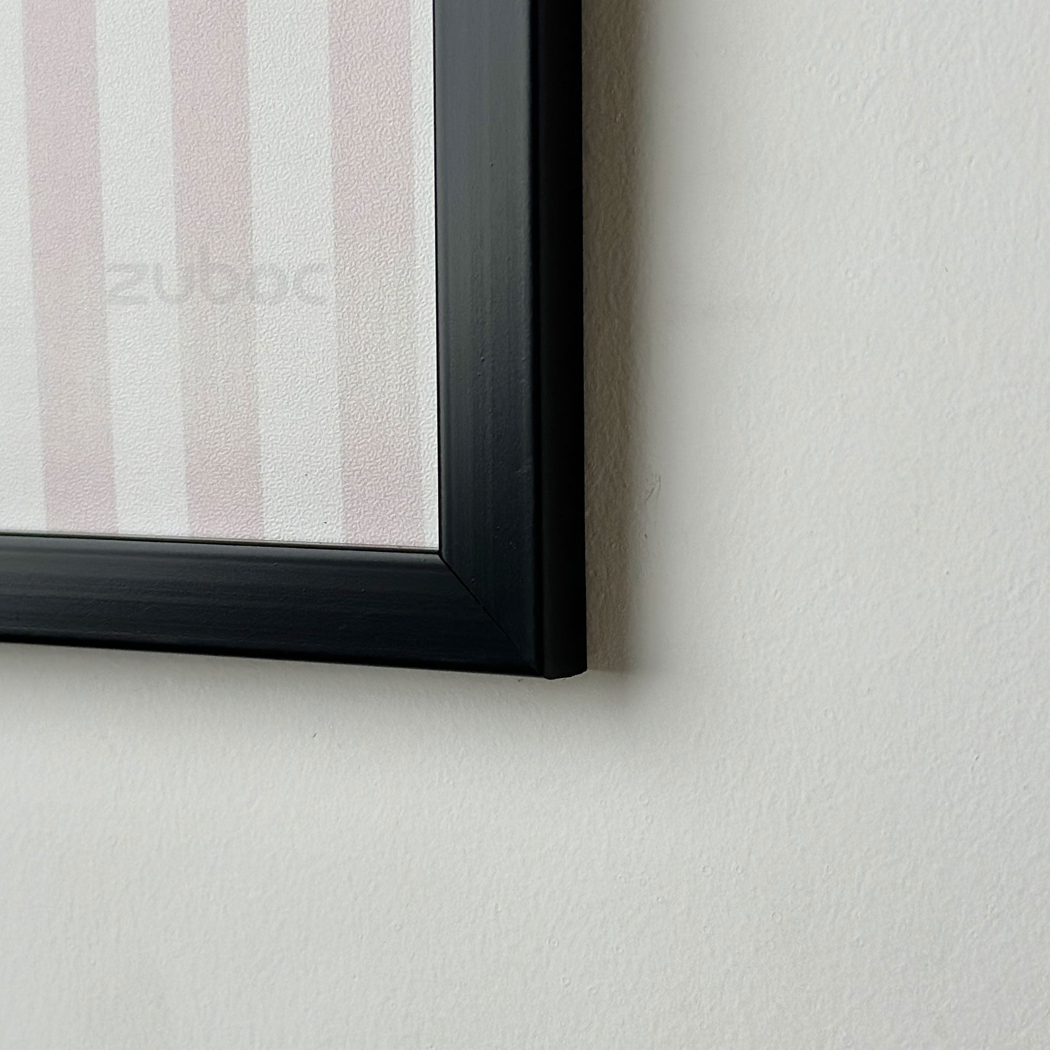 1/2 "Plain Black Photo Frame (8x8”)
