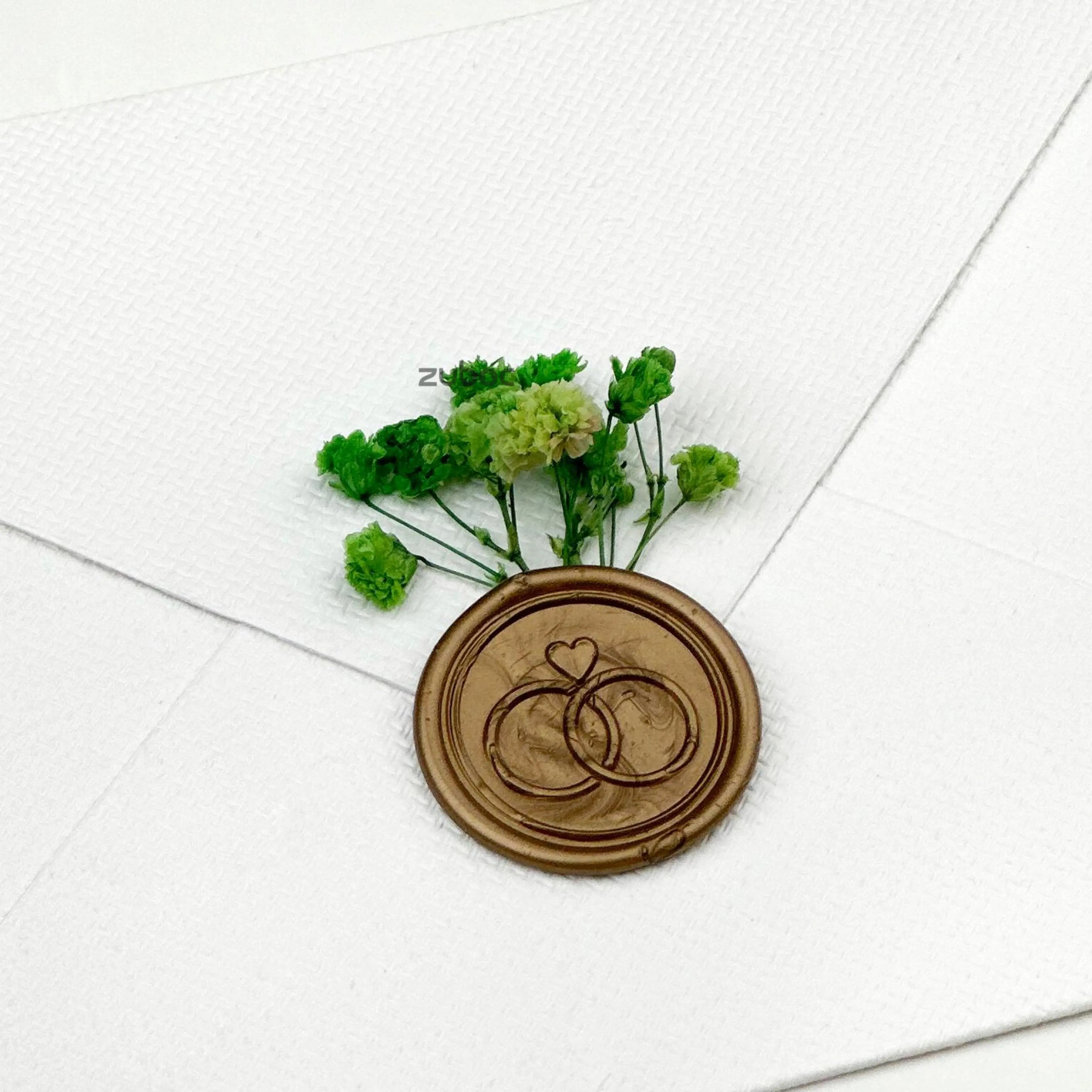 Green dry flower long lifestyle shot for creative hobbies