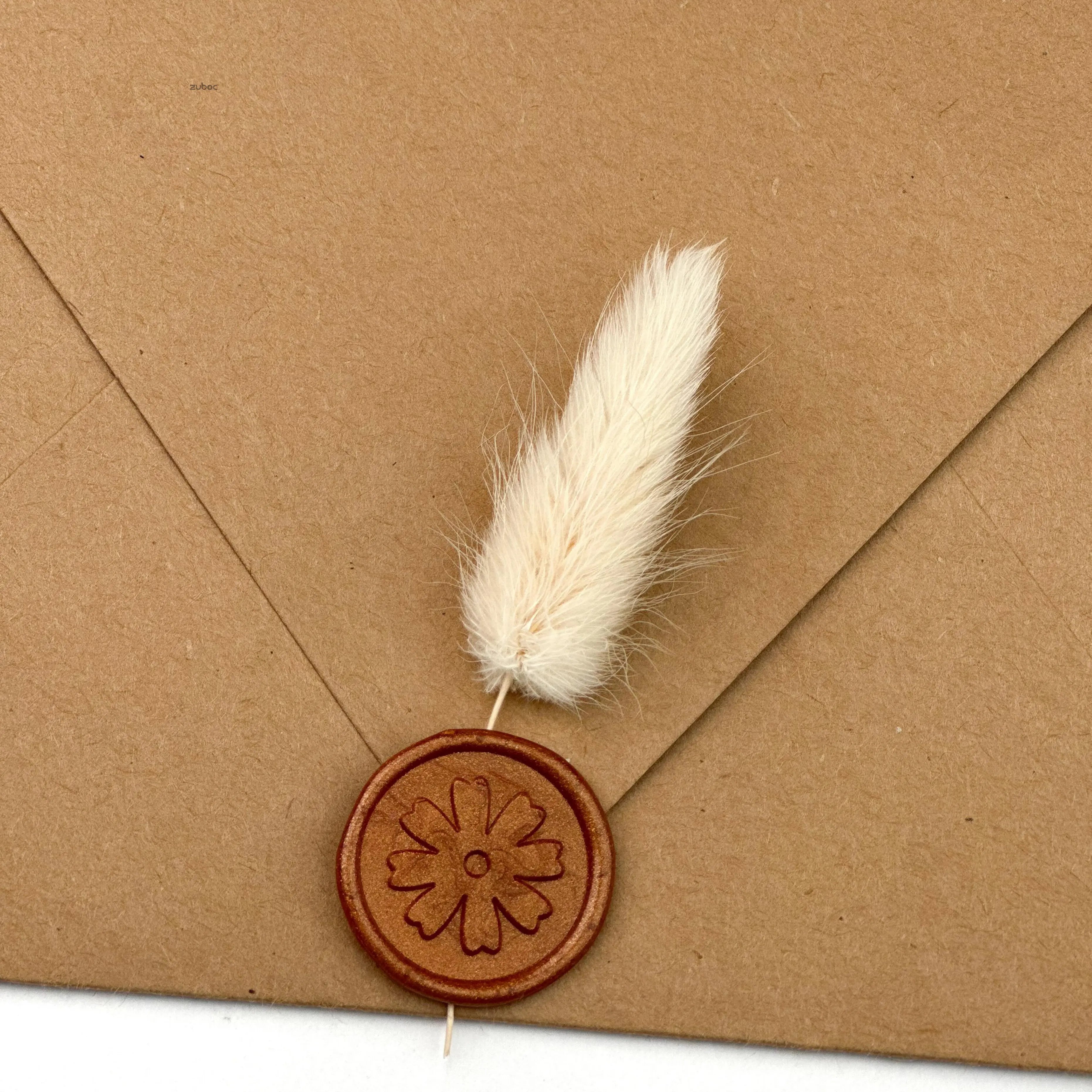 Mauve dry flower bulk for elegant gift wrapping