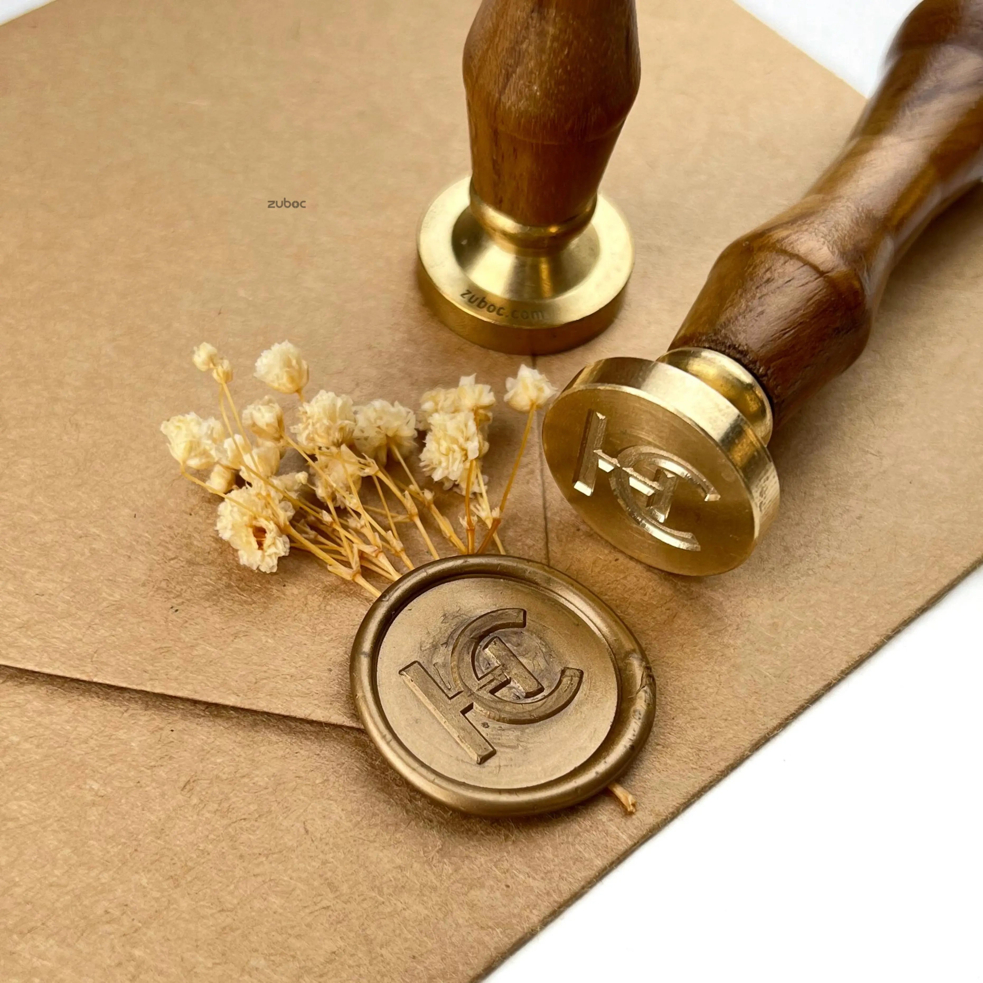 Custom Round Wax Stamp 2.5cm for elegant gift wrapping and luxury invitations