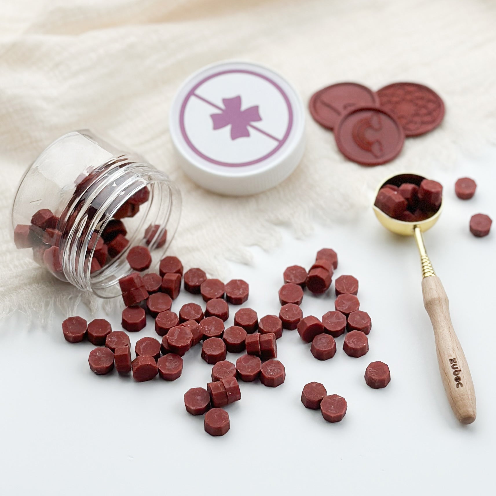 Brown wax beads can cause brown seals