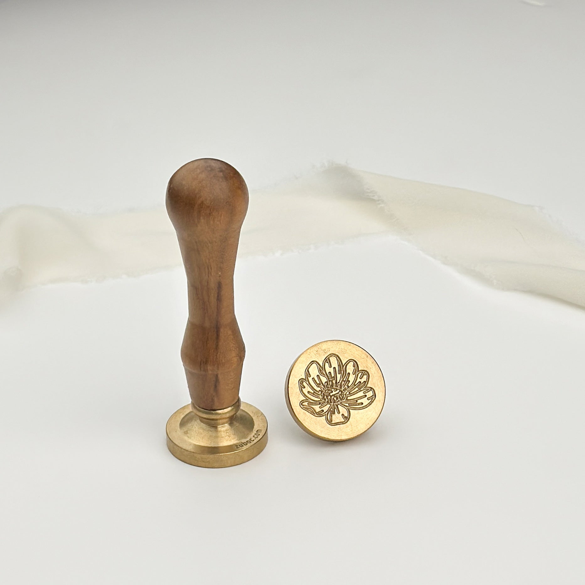 Cosmos Wax Stamp with Wooden Handle