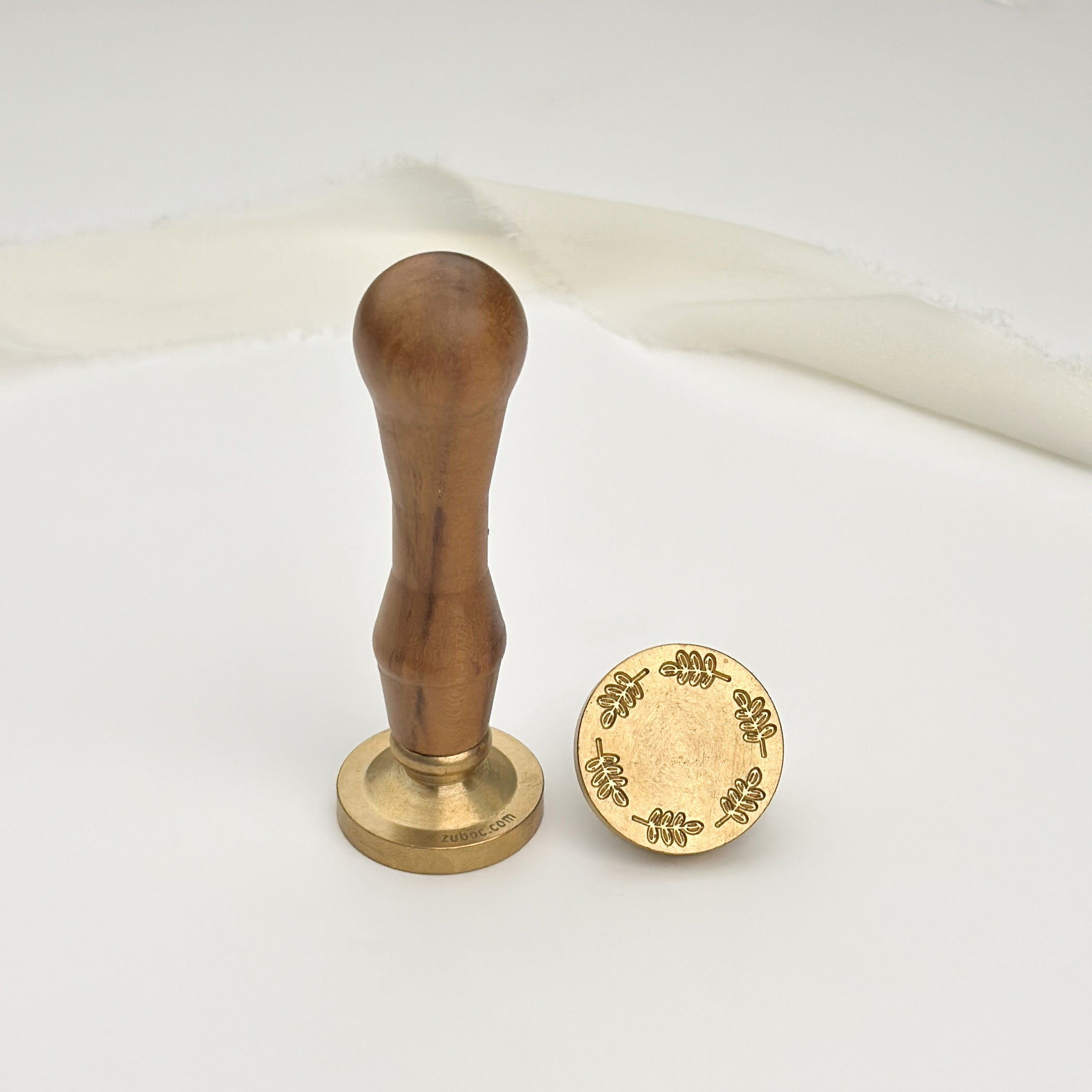 Gooseberry Wreath Wax Stamp with Wooden Handle