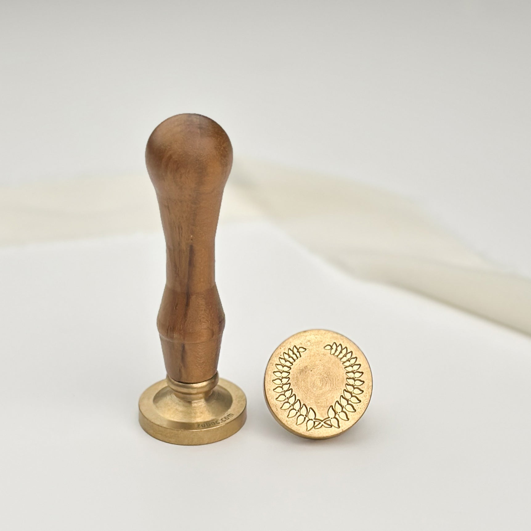 Laurel Wax Stamp with Wooden Handle