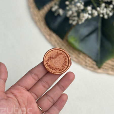 Wax seal in bronze gold heart wreath design, creating an ideal look for envelopes-1